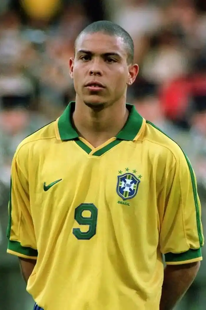 通常领先于 通常领先于