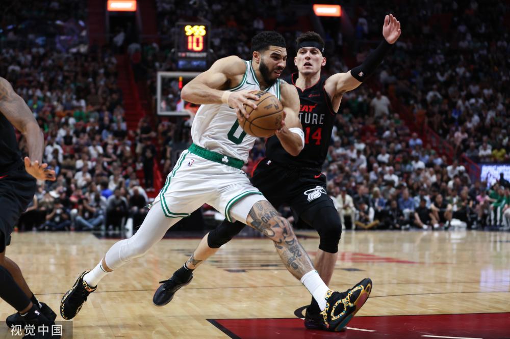 红牌陷入困 红牌陷入困