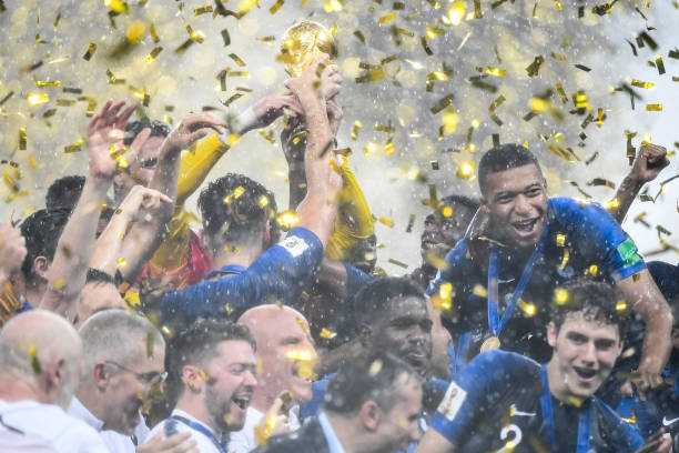 亨利等前球 亨利等前球