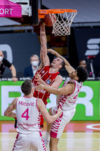 回顾以往两 回顾以往两